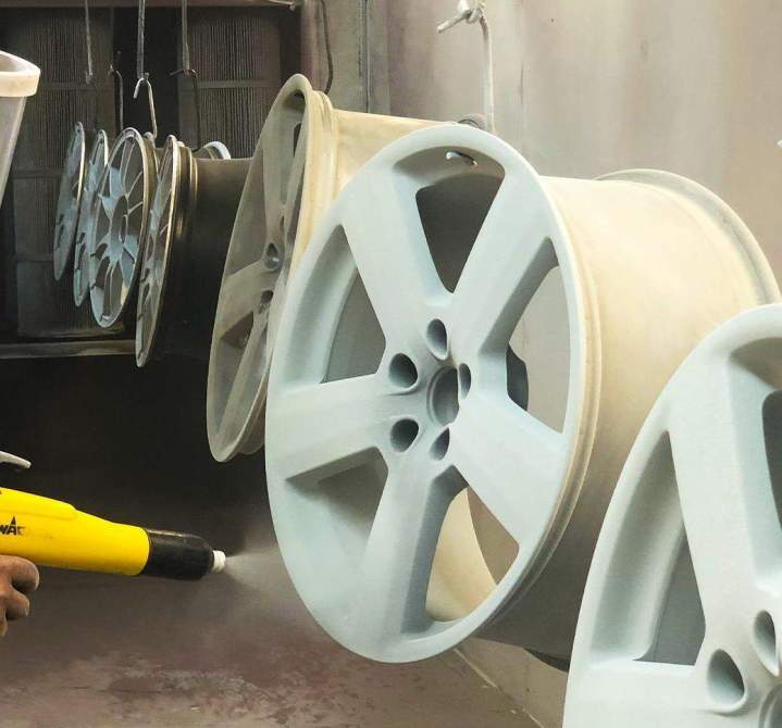 Faites briller vos surfaces avec notre technique de thermolaquage innovante.